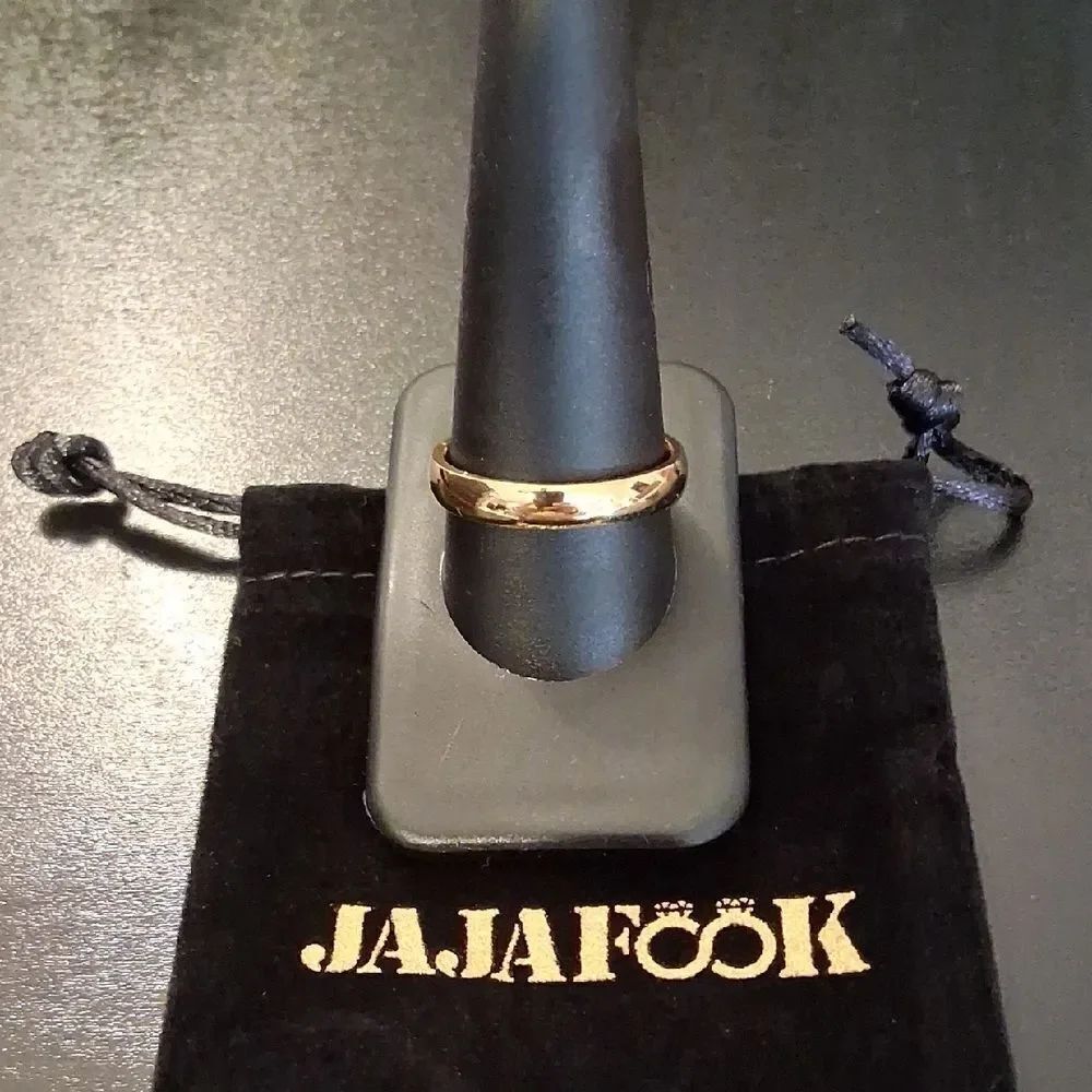 Jajafook Unisex 4mm Stainless Steel Gold Tone Ring Size 11